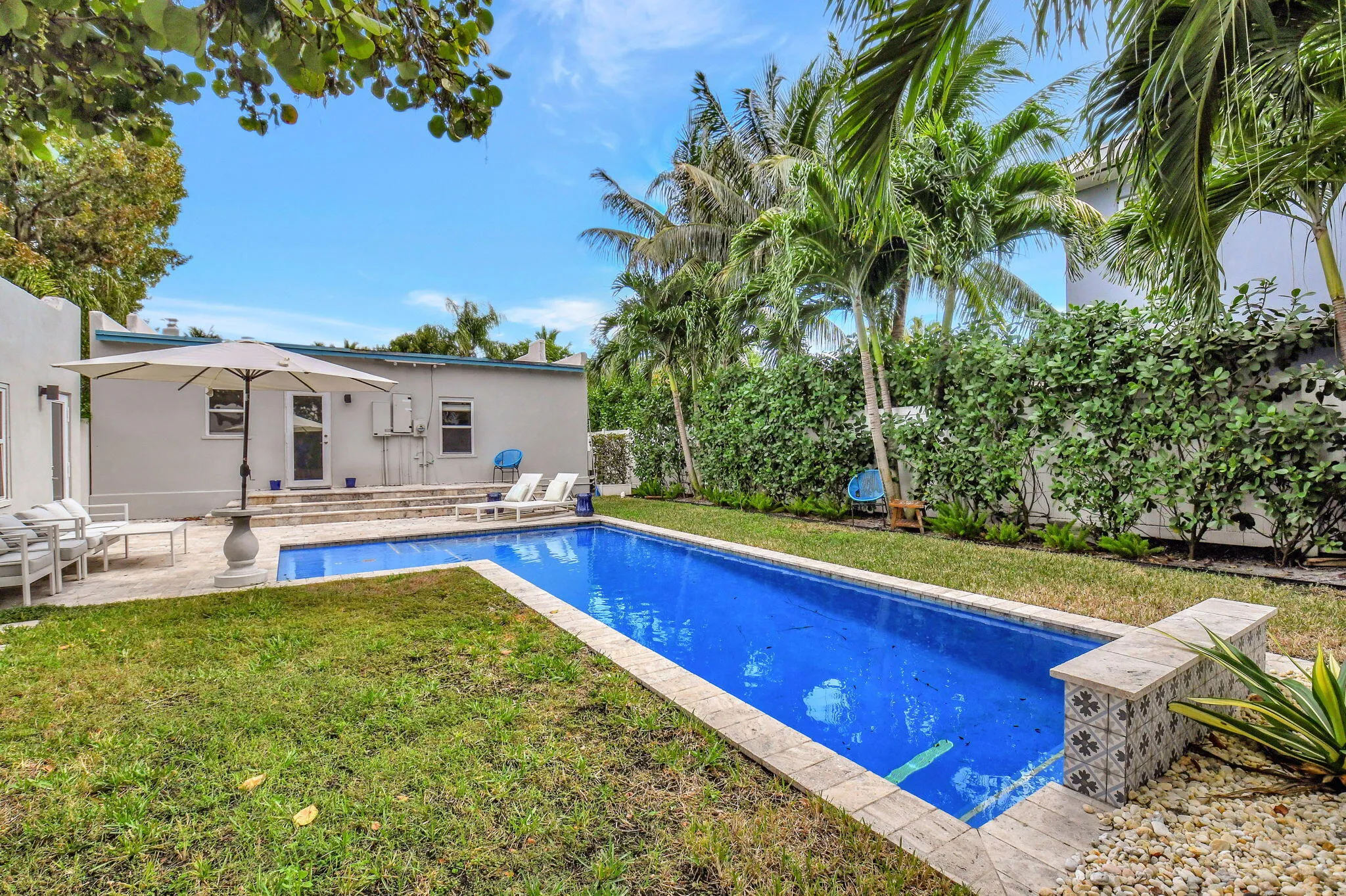 PRIVATE YARD