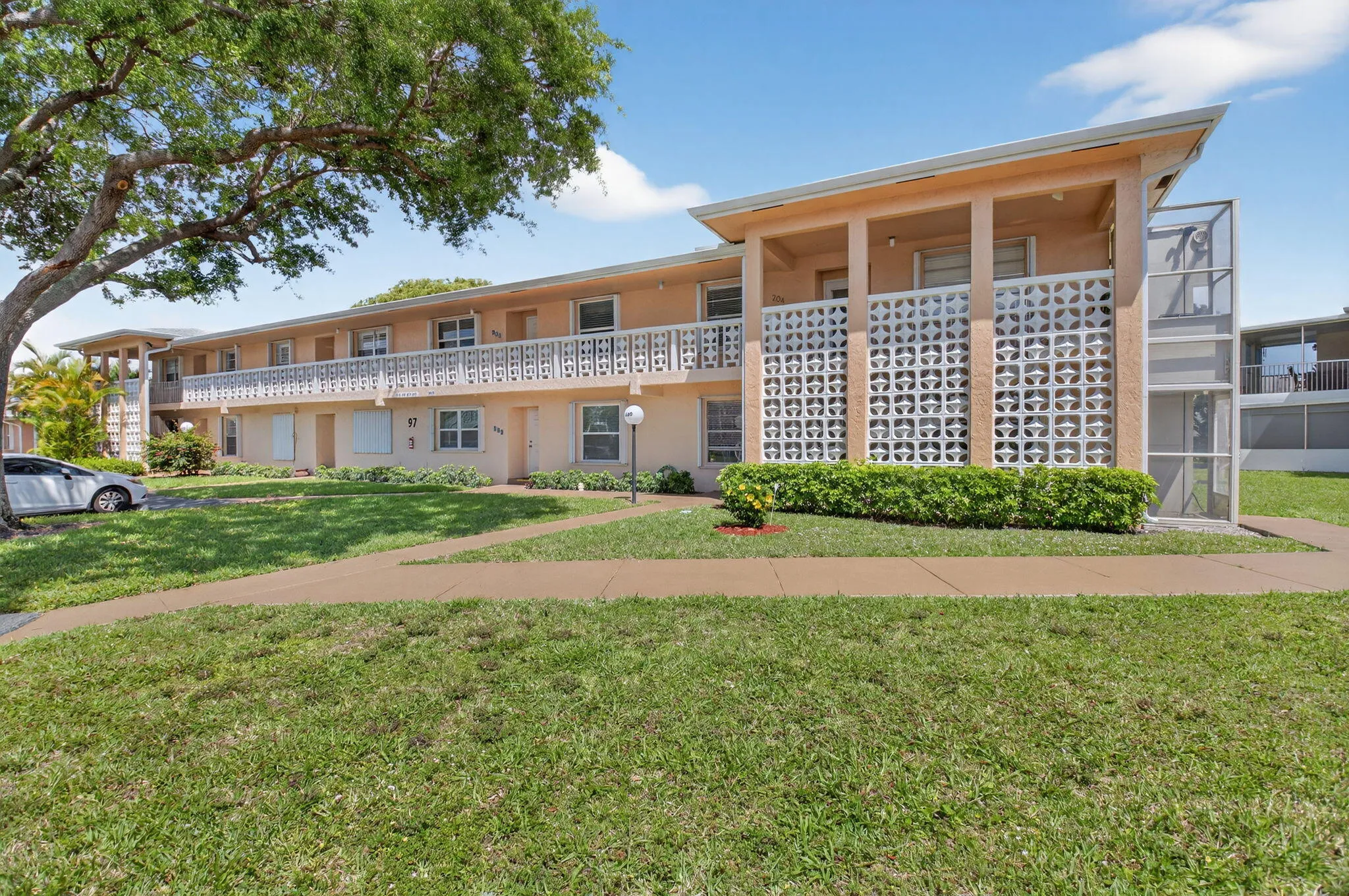 1600 NW 18th Ave 104