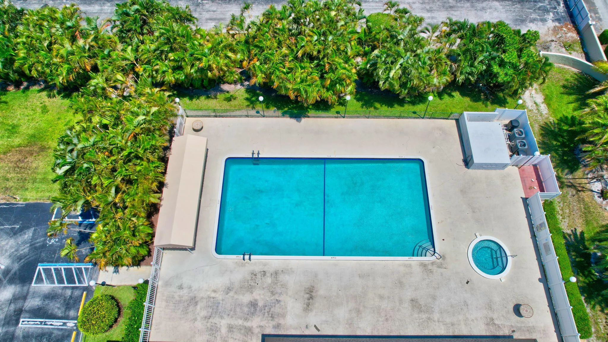 Pool & Hot Tub