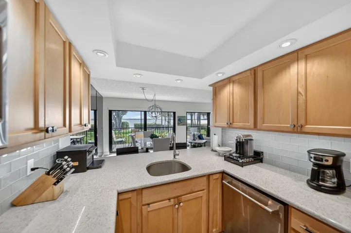 kitchen1.jpg-SMALL