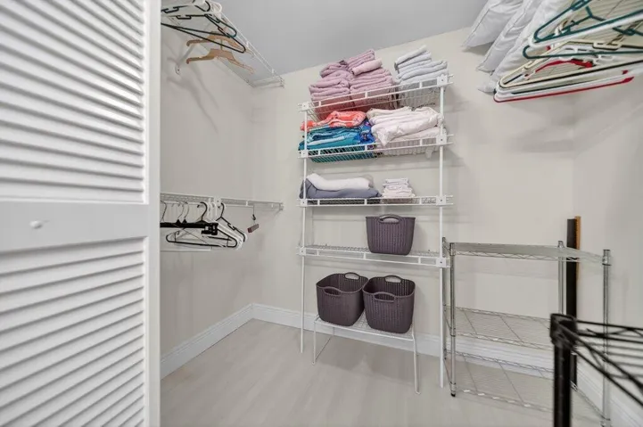 primarycloset1.jpg-SMALL