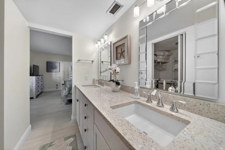 primarybath2.jpg-SMALL