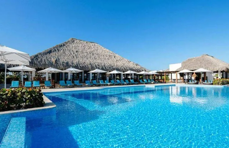 Community pool