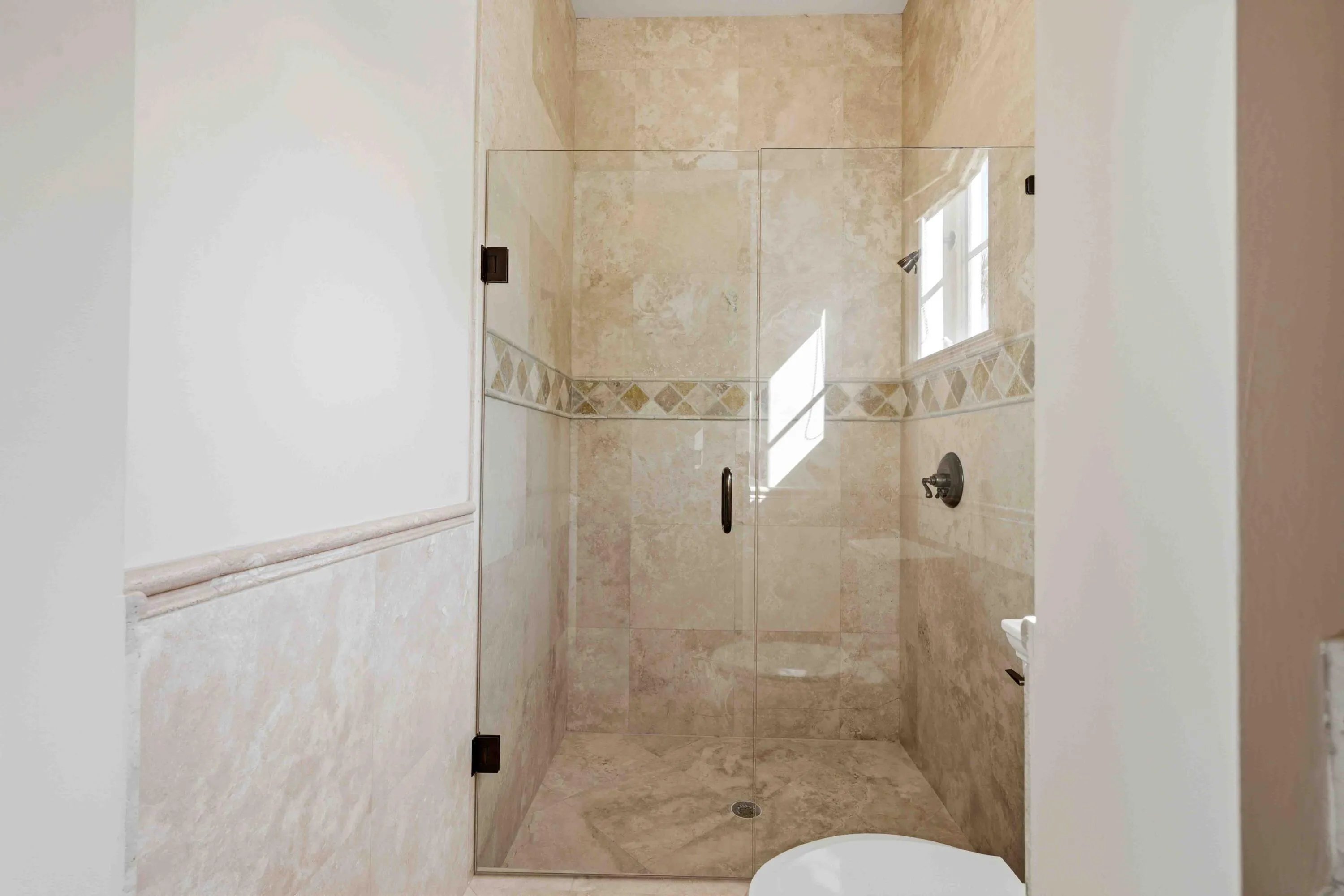 Ensuite Bathroom 2/Cabana Bath