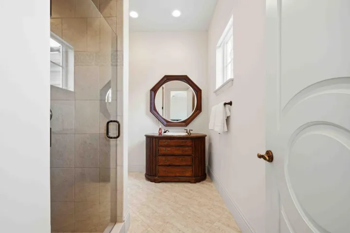 Ensuite Bedroom 4
