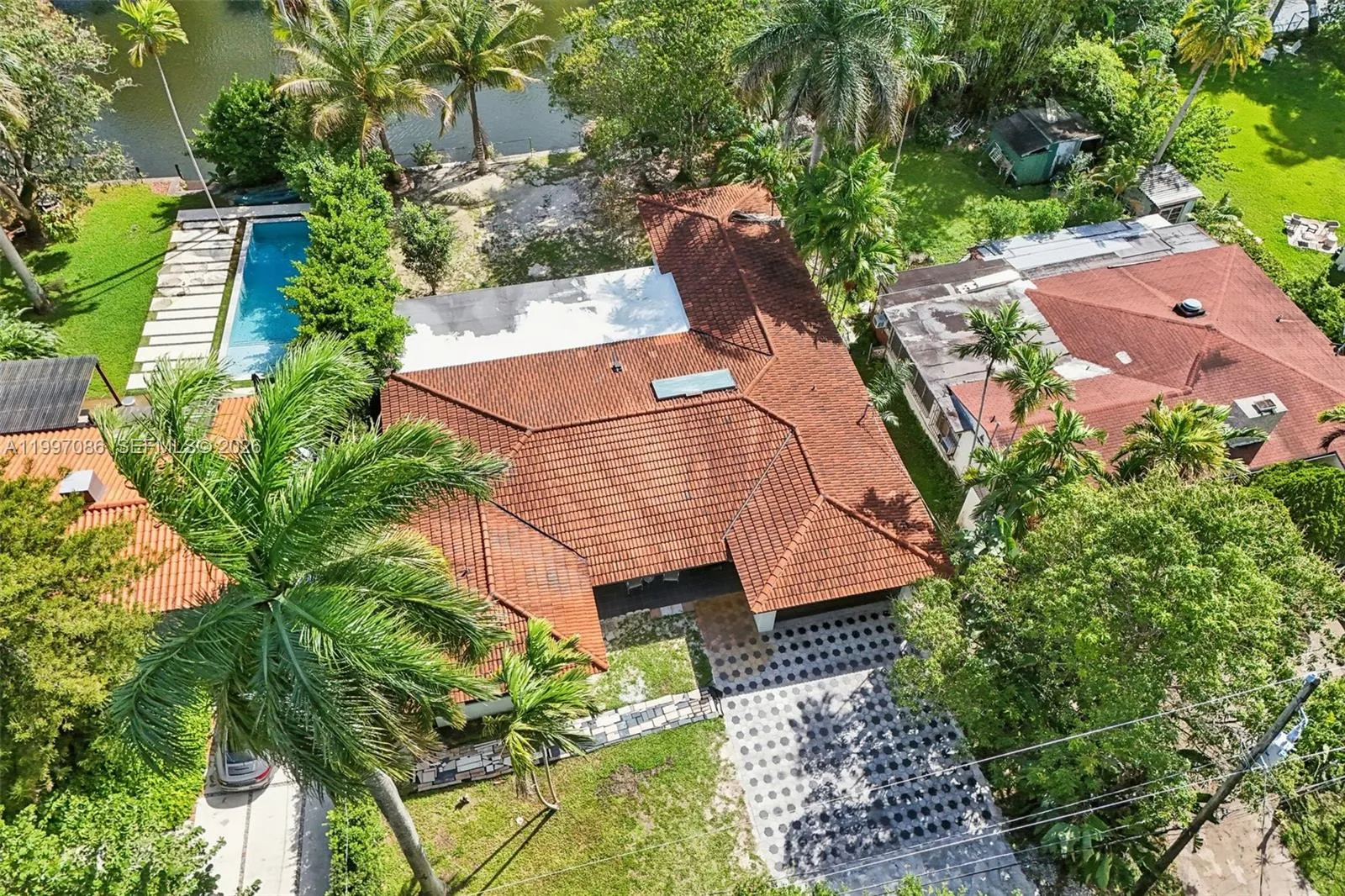 Property photo 109
