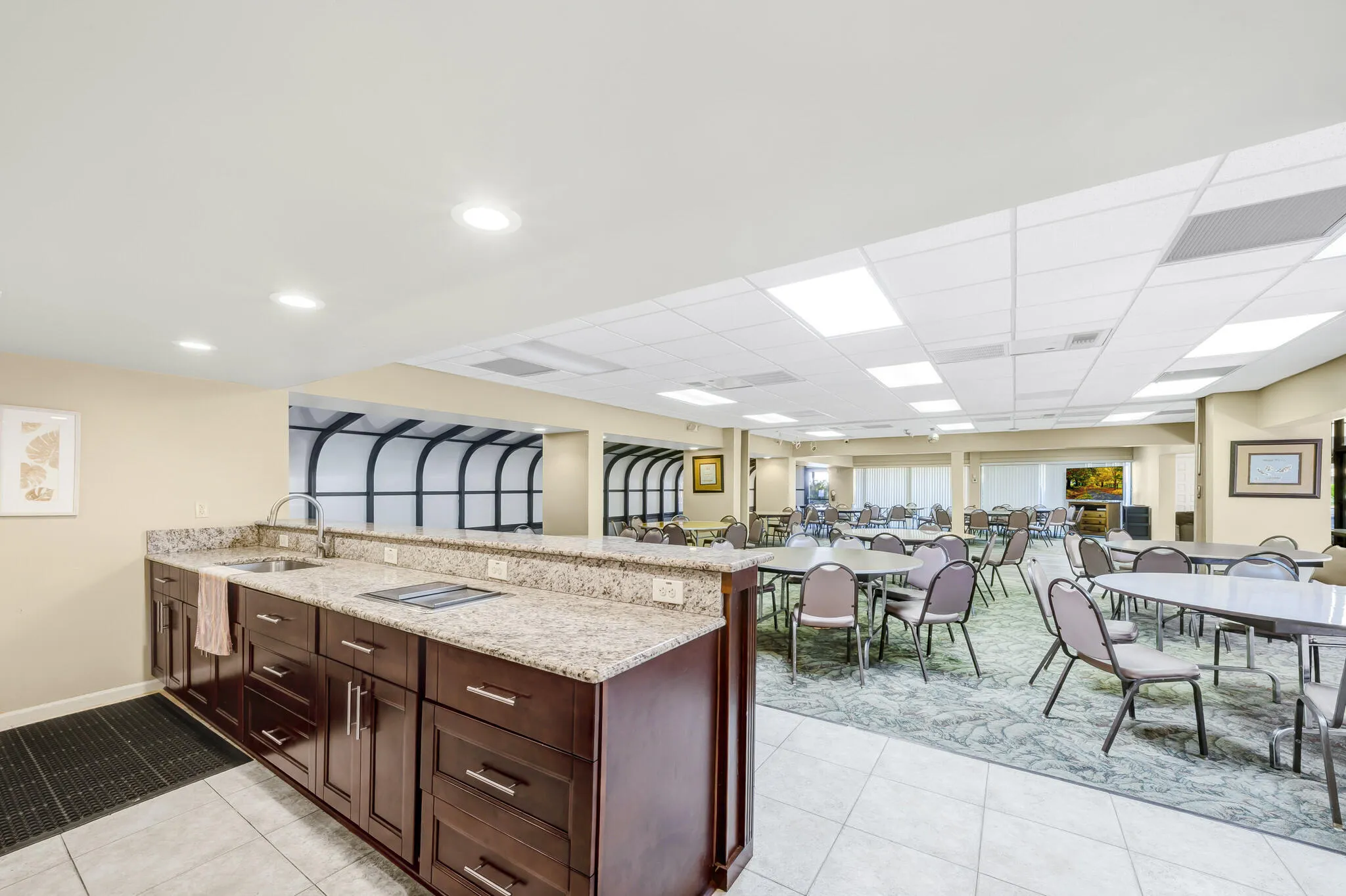 Clubhouse for Large Gatherings
