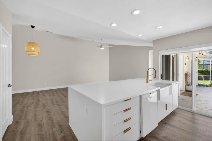 Kitchen/ Dining Area