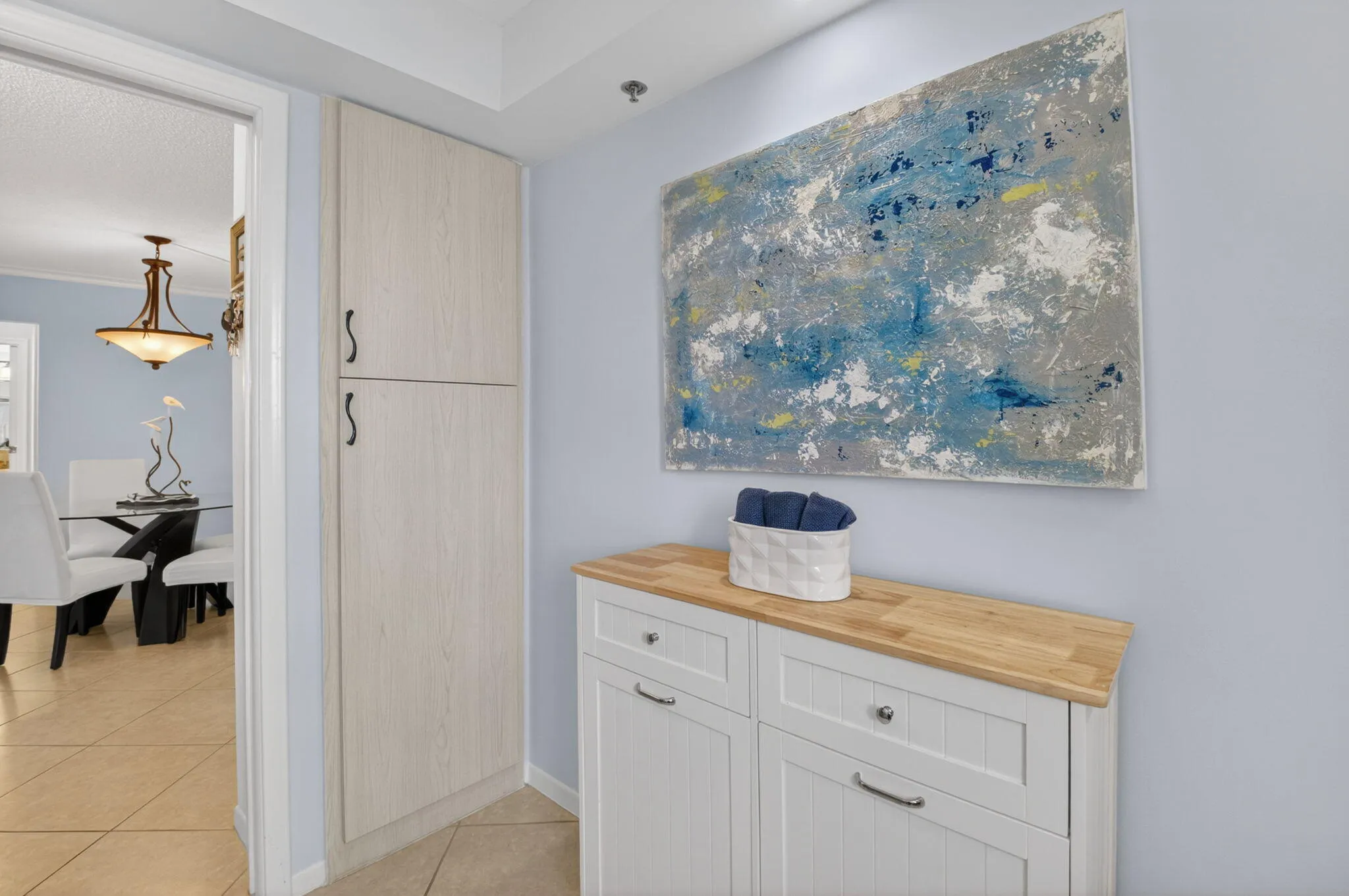 Kitchen pantry