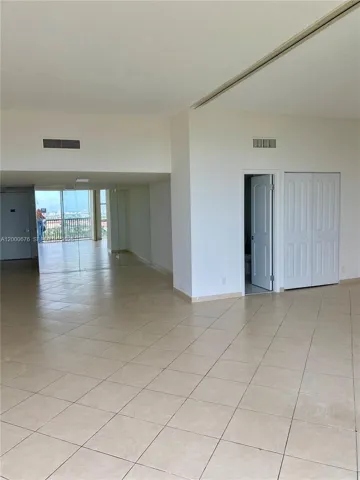 2nd bedroom, folding wall