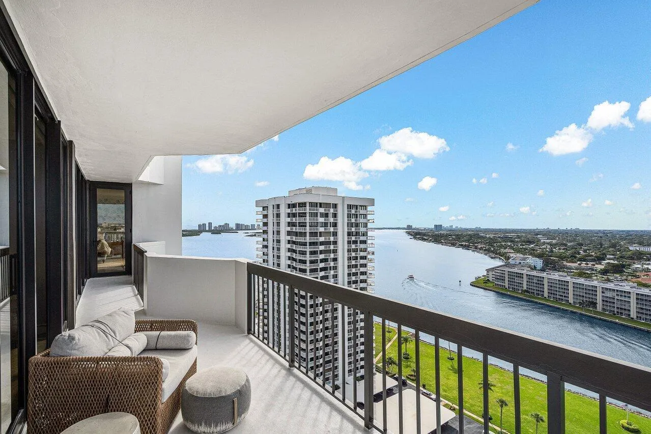 036-108LakeshoreDrive-38PH-NorthPalmBeac