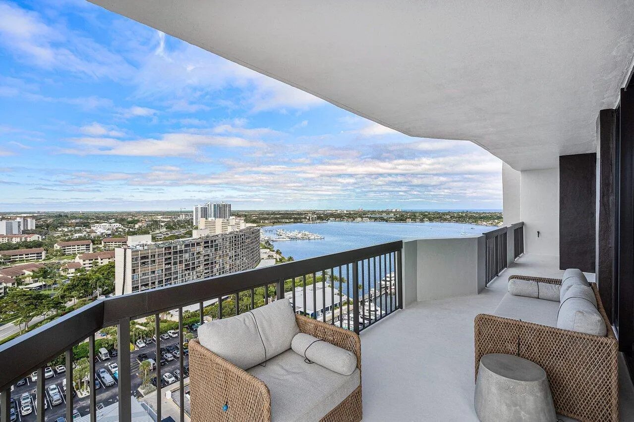 035-108LakeshoreDrive-38PH-NorthPalmBeac