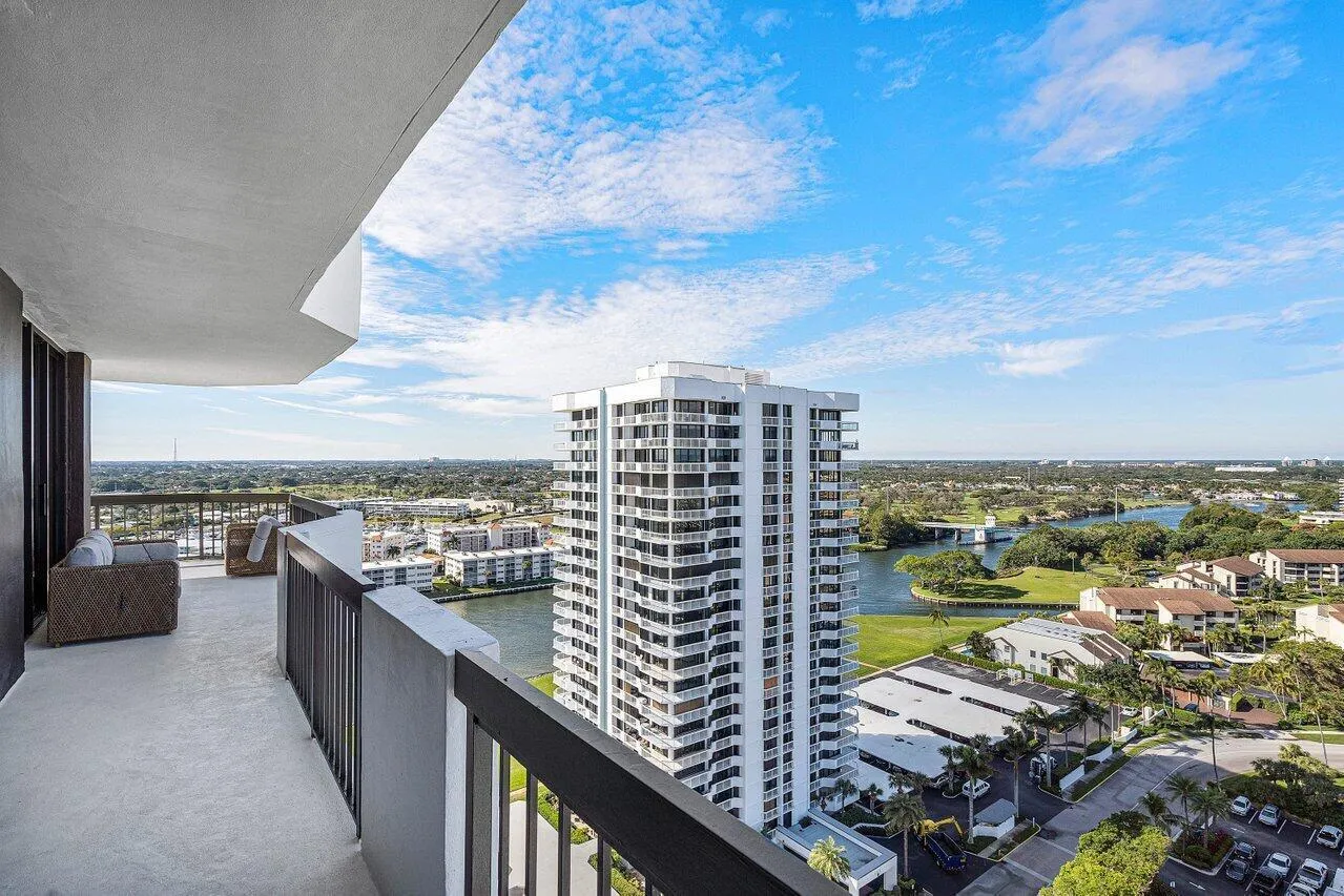 033-108LakeshoreDrive-38PH-NorthPalmBeac