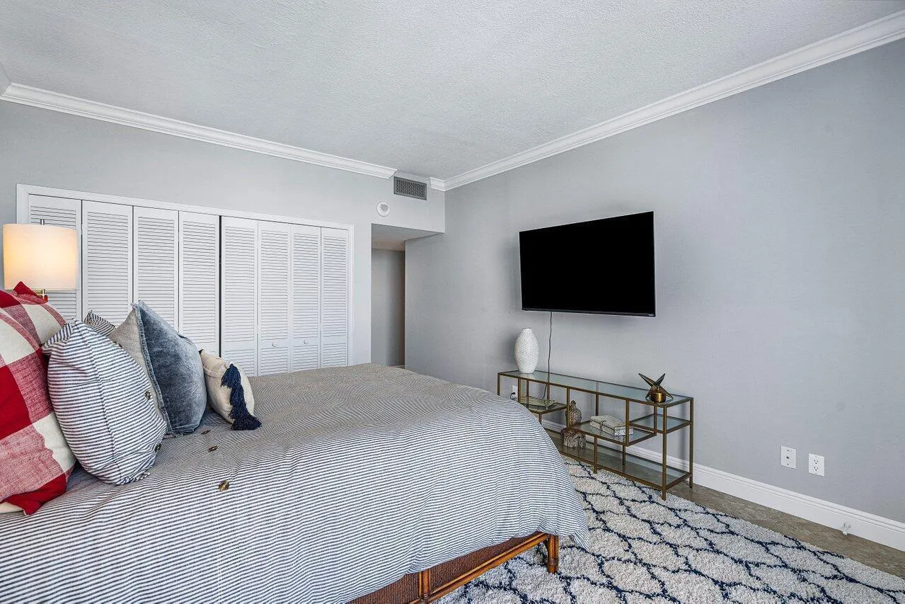 019-108LakeshoreDrive-38PH-NorthPalmBeac