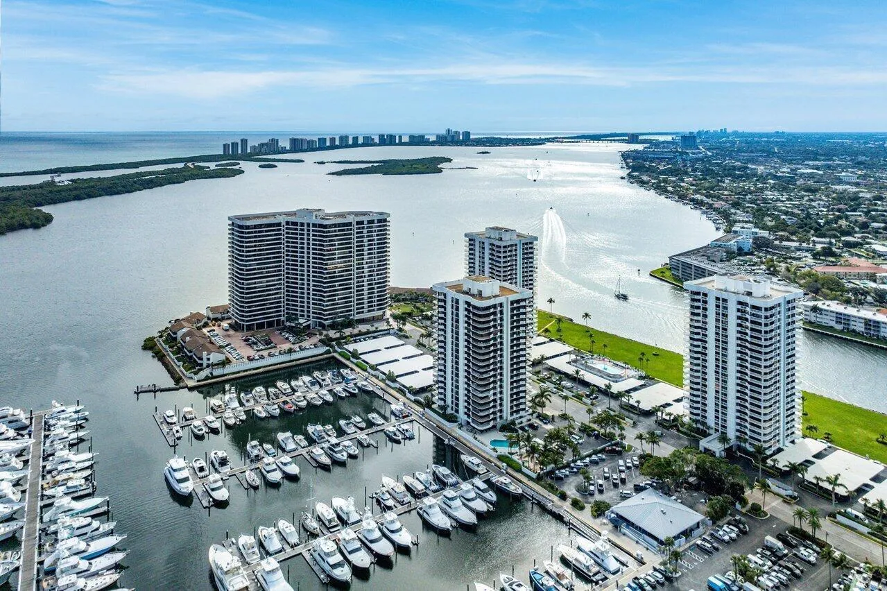 047-108LakeshoreDrive-38PH-NorthPalmBeac
