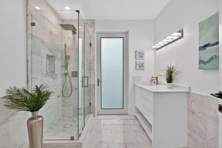Cabana bathroom
