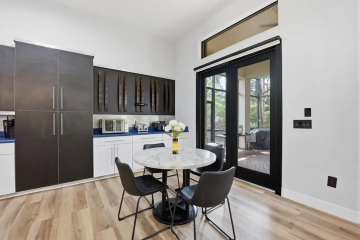 Breakfast Nook