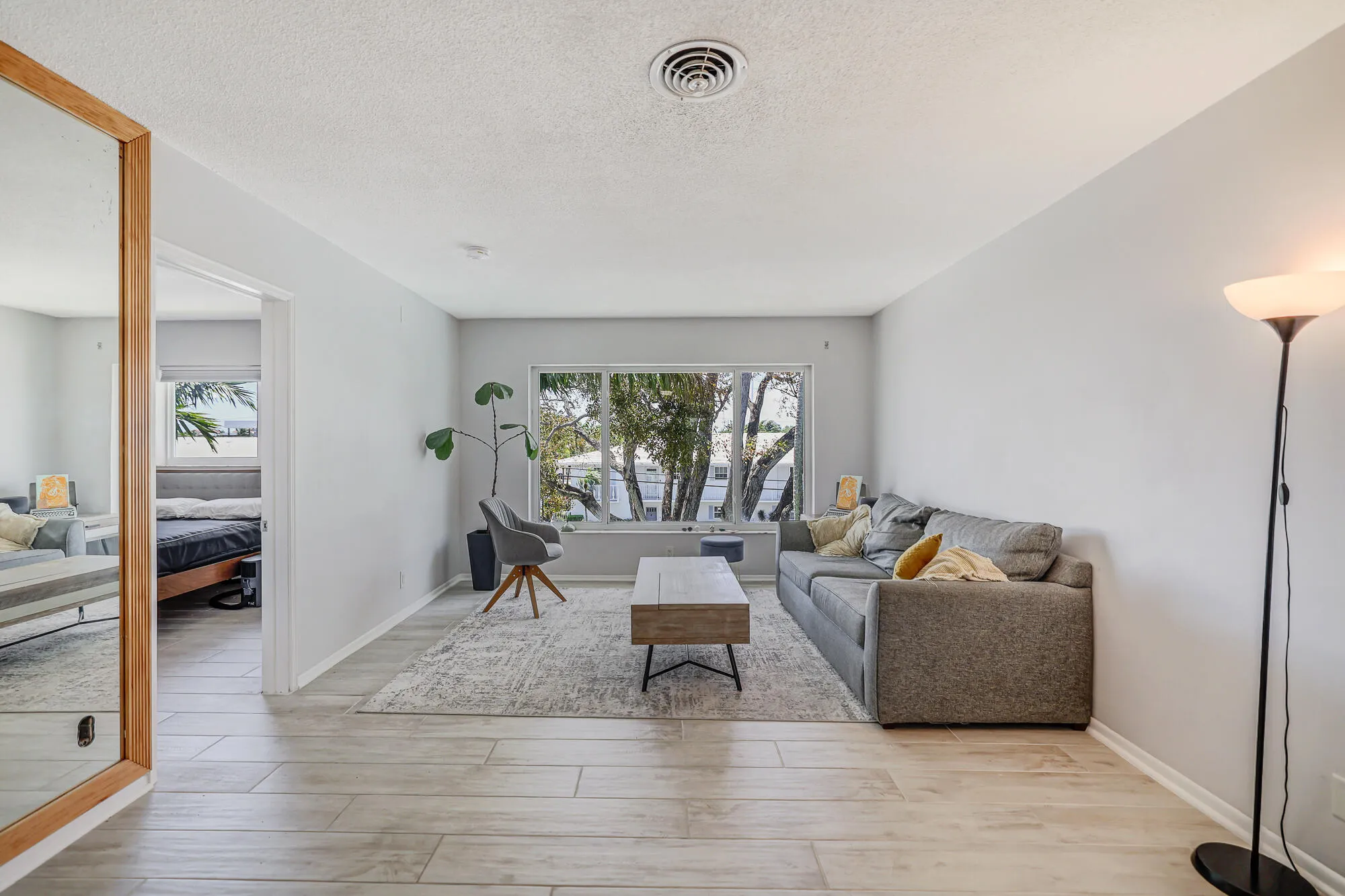 2829 NE 30th St -18