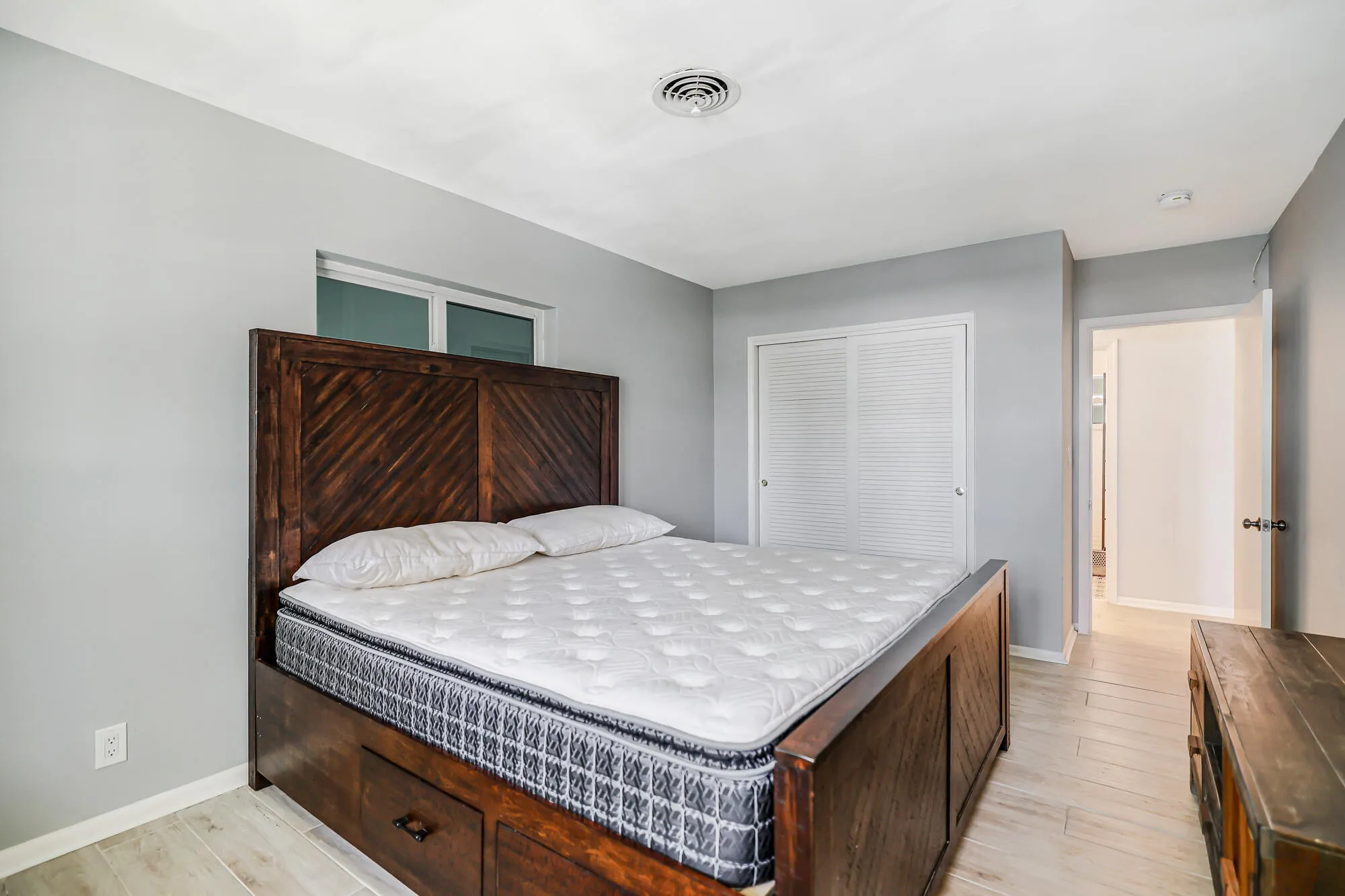 2829 NE 30th St -25