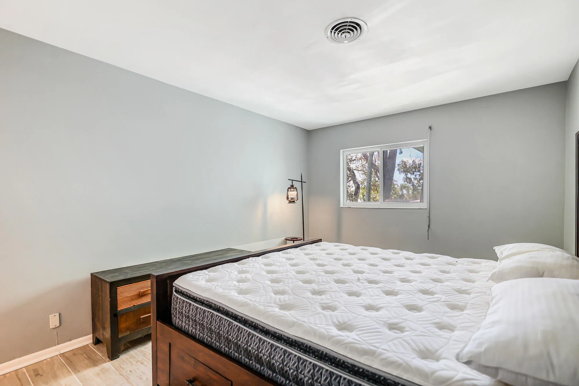 2829 NE 30th St -24