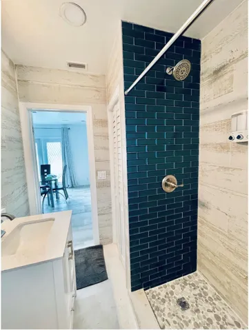In-law suite full bathroom with shower
