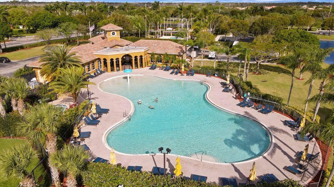 Briar BAY POOL 2