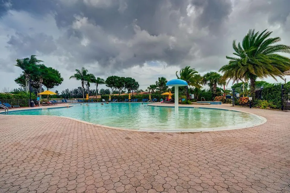 Briar Bay pool