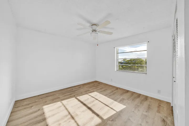 24 Guest Bedroom B (3)