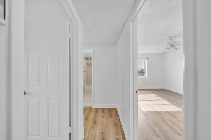 10 Foyer (2)