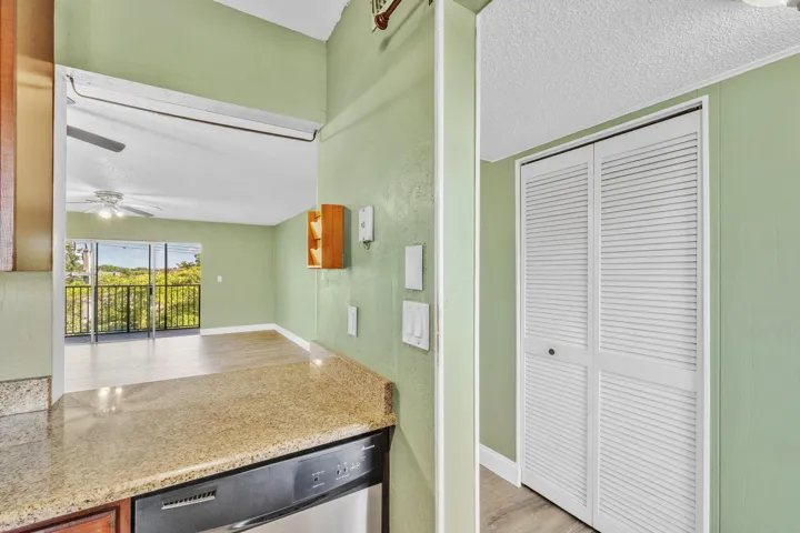 5 Laundry Closet (1)