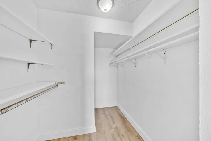 11 Primary Bedroom Suite (5)