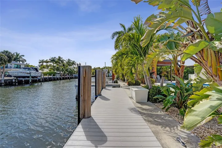100 amp electrical and water available at the dock