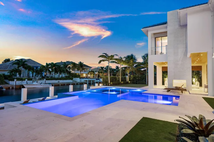249_Alexander_Palm_Road_Dusk_12