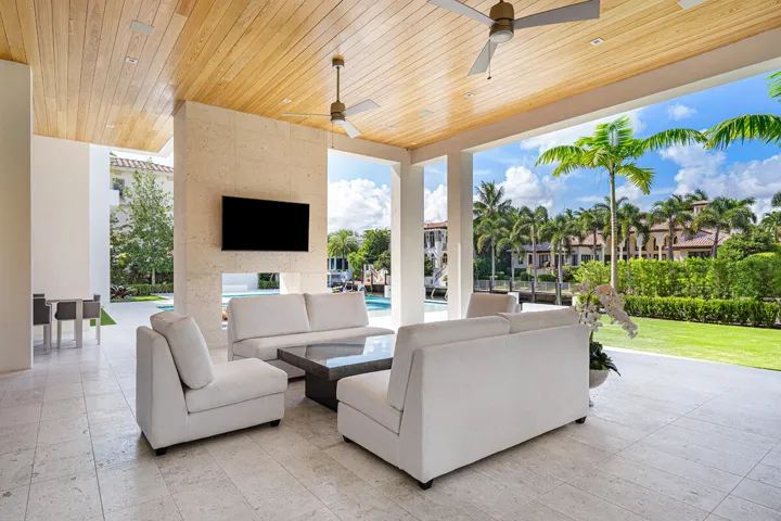 249_Alexander_Palm_Road_08