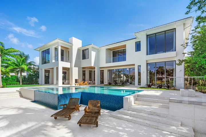 249_Alexander_Palm_Road_04