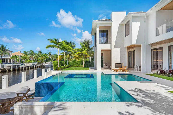 249_Alexander_Palm_Road_05