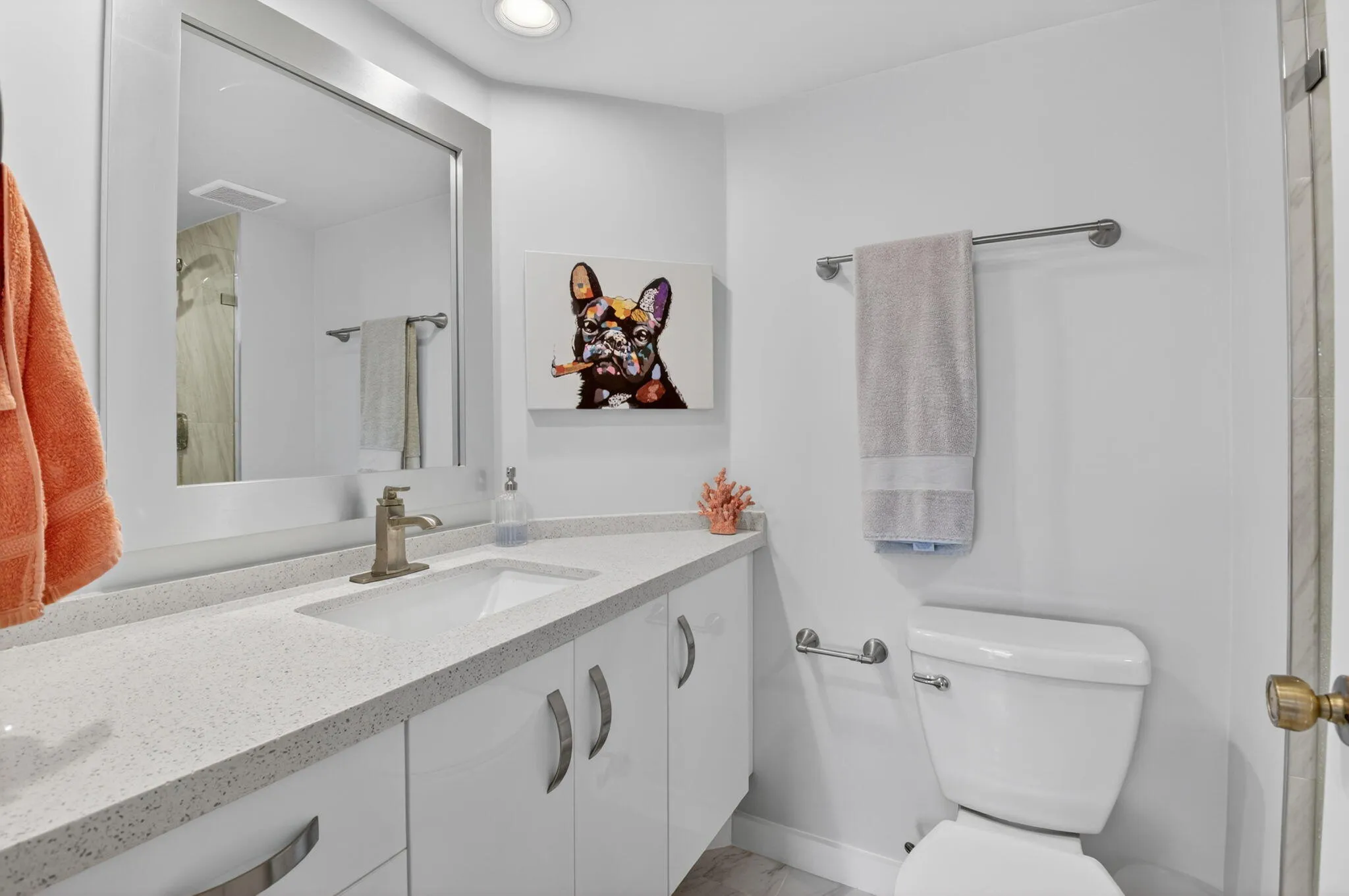 Guest full bathroom