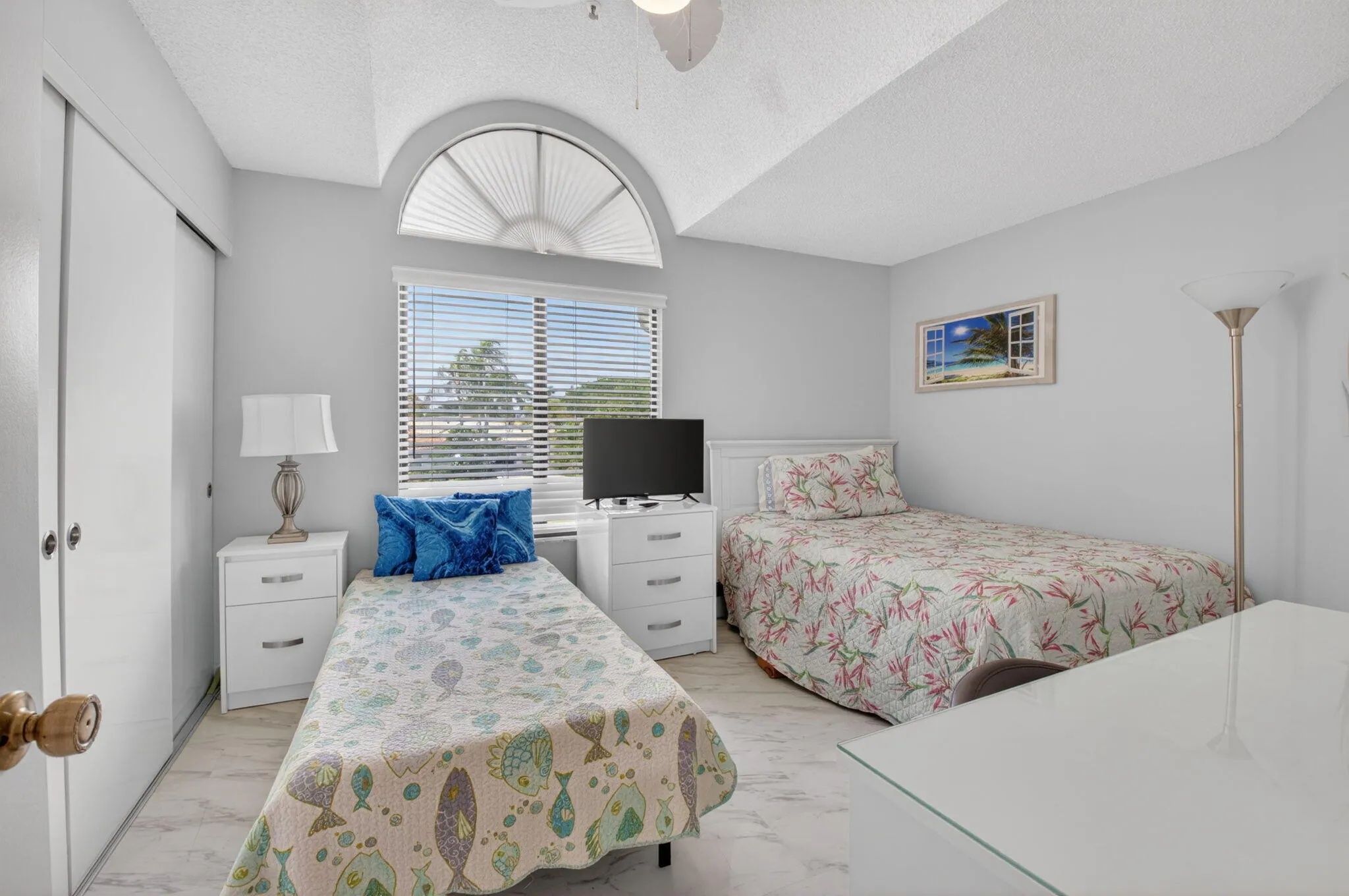 Guest bedroom