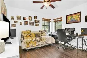 Den/Bedroom