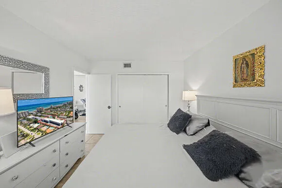 King bed, large closet