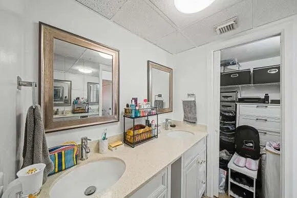 Walk-in closet