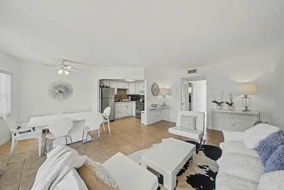 10 Living Area (1)