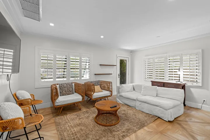 Guest suite living area.