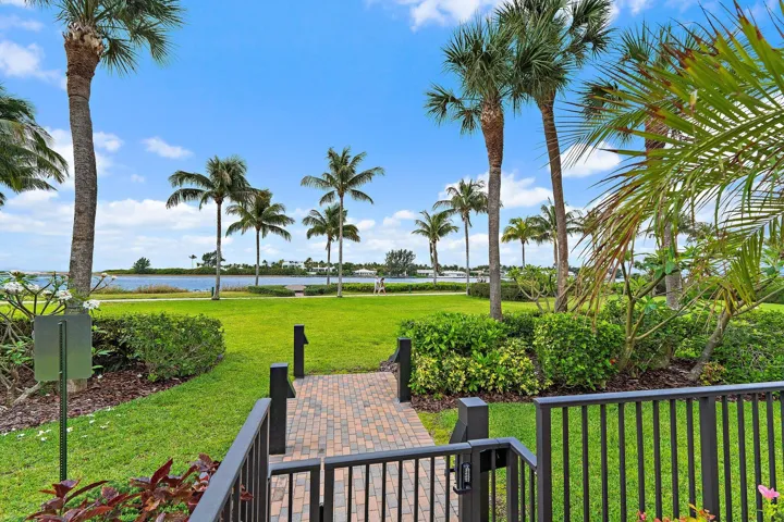 014-314InletWay-101-PalmBeachShores