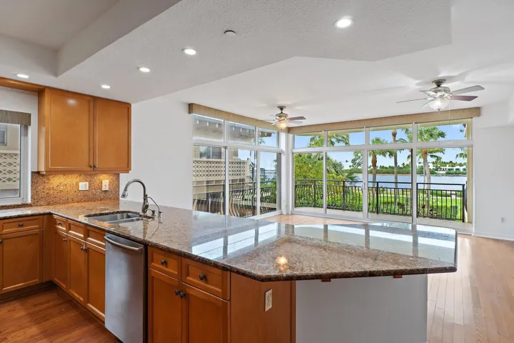 037-314InletWay-101-PalmBeachShores