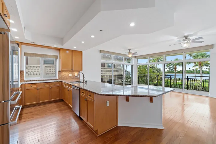 031-314InletWay-101-PalmBeachShores