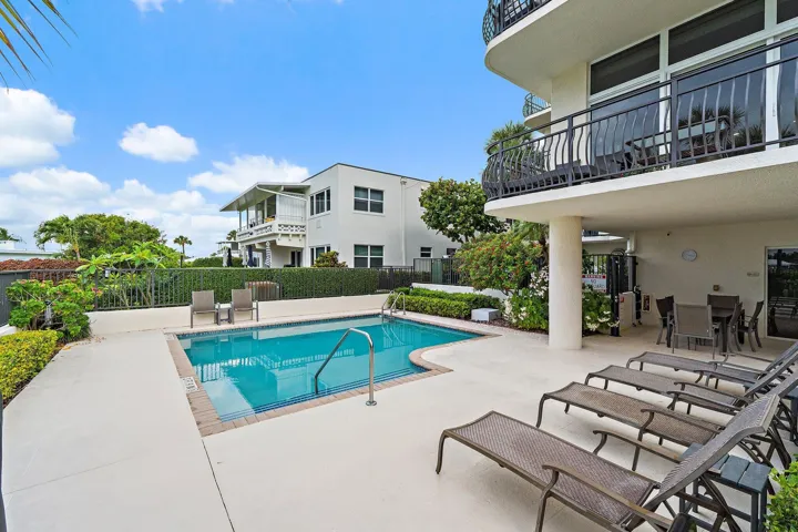 012-314InletWay-101-PalmBeachShores