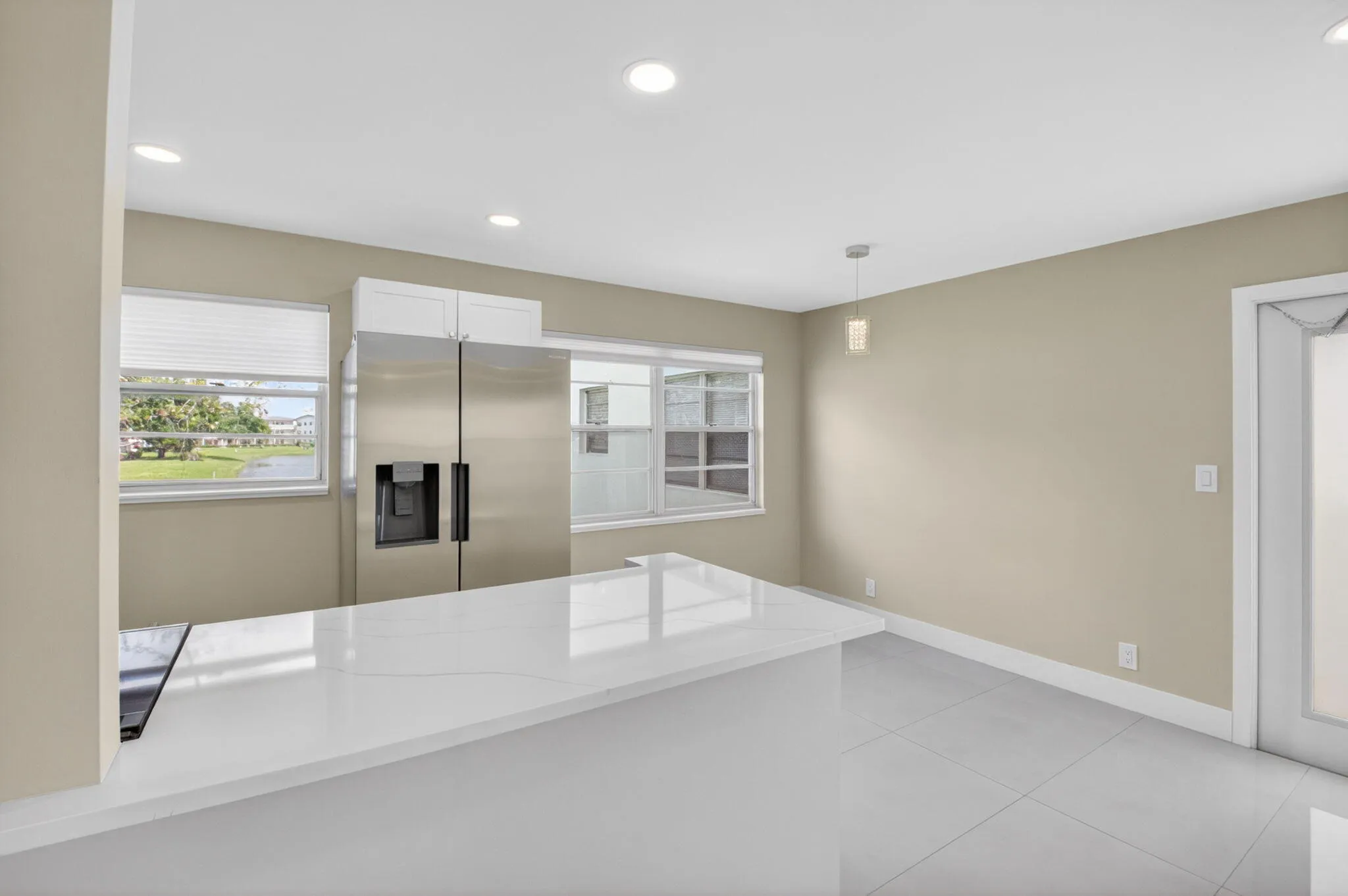Bright and Airy Corner unit