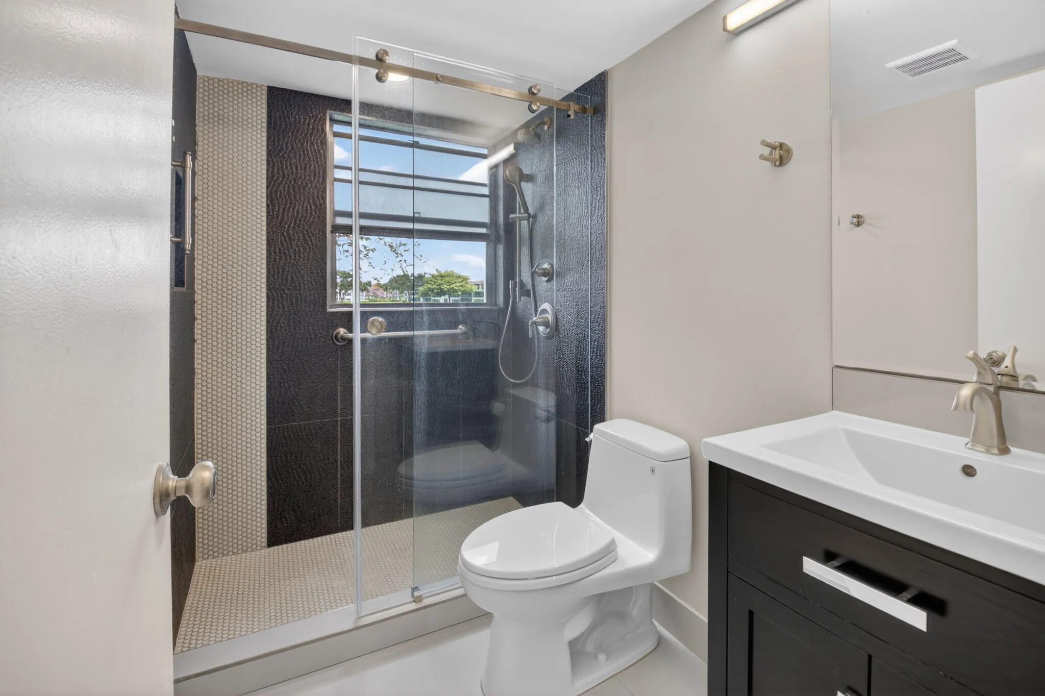 Full Bath w/ Walk in Shower
