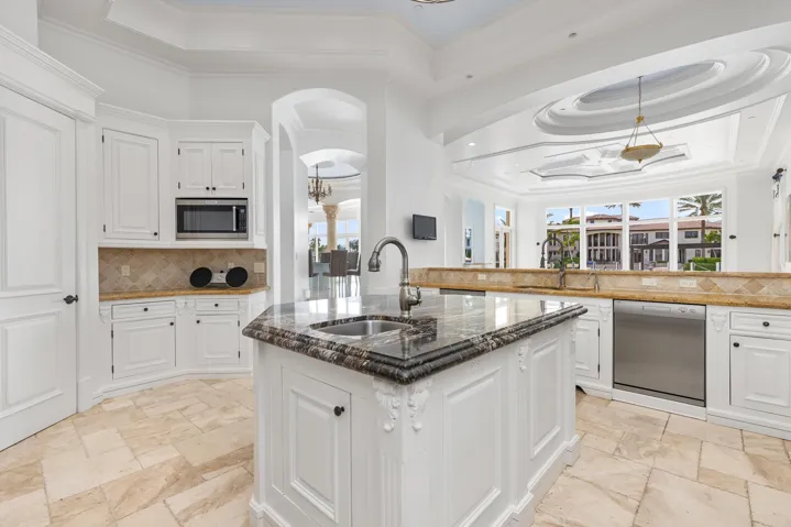 Kitchen 4